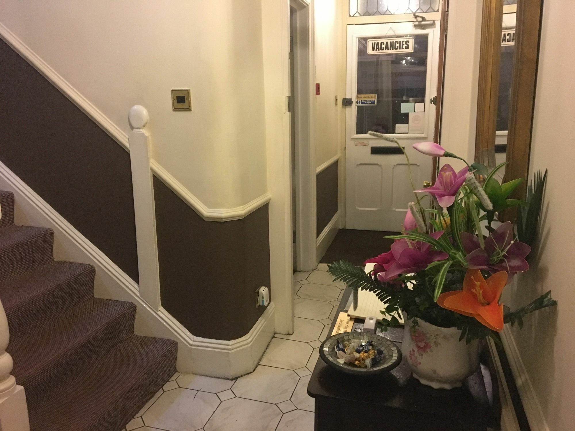 Gillygate Guest house 4*