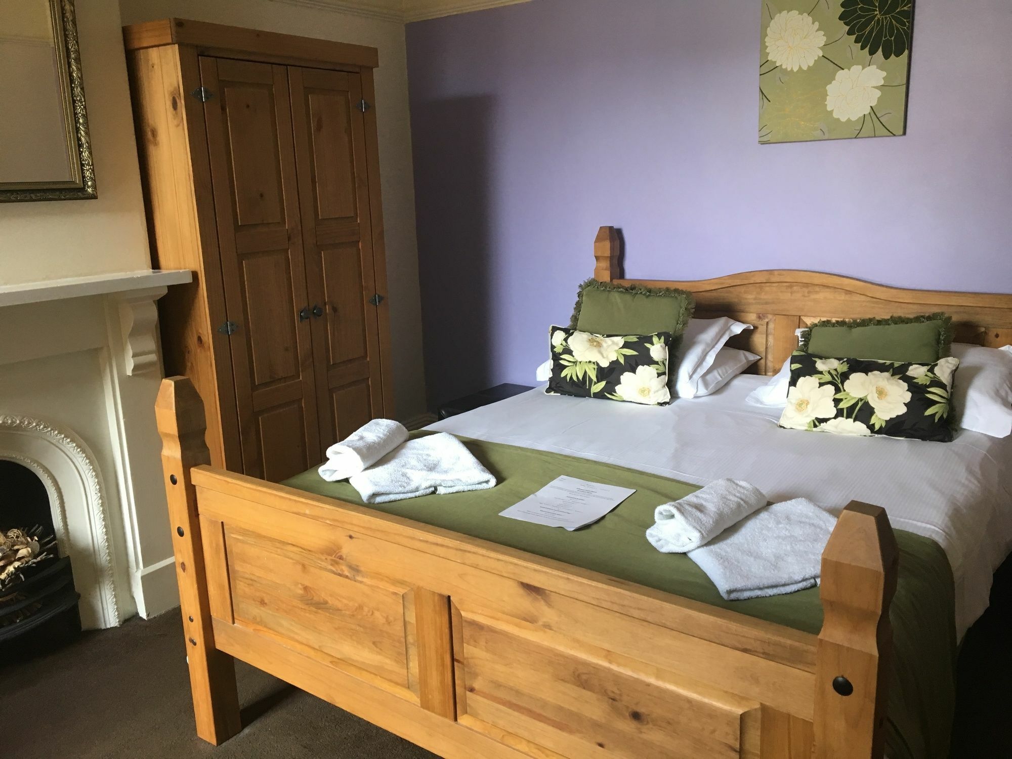 Gillygate Guest house 4*